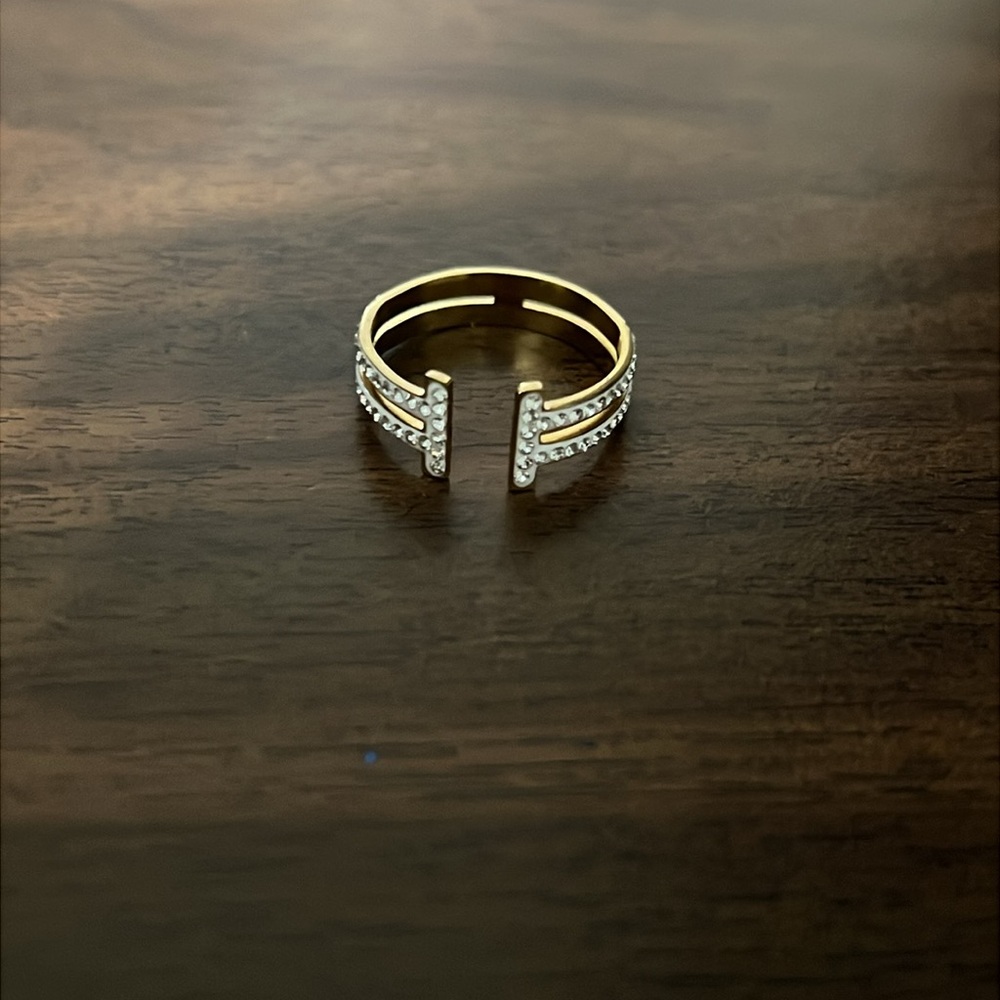 GP SS Rhinestone Ring - Picture 2 of 4